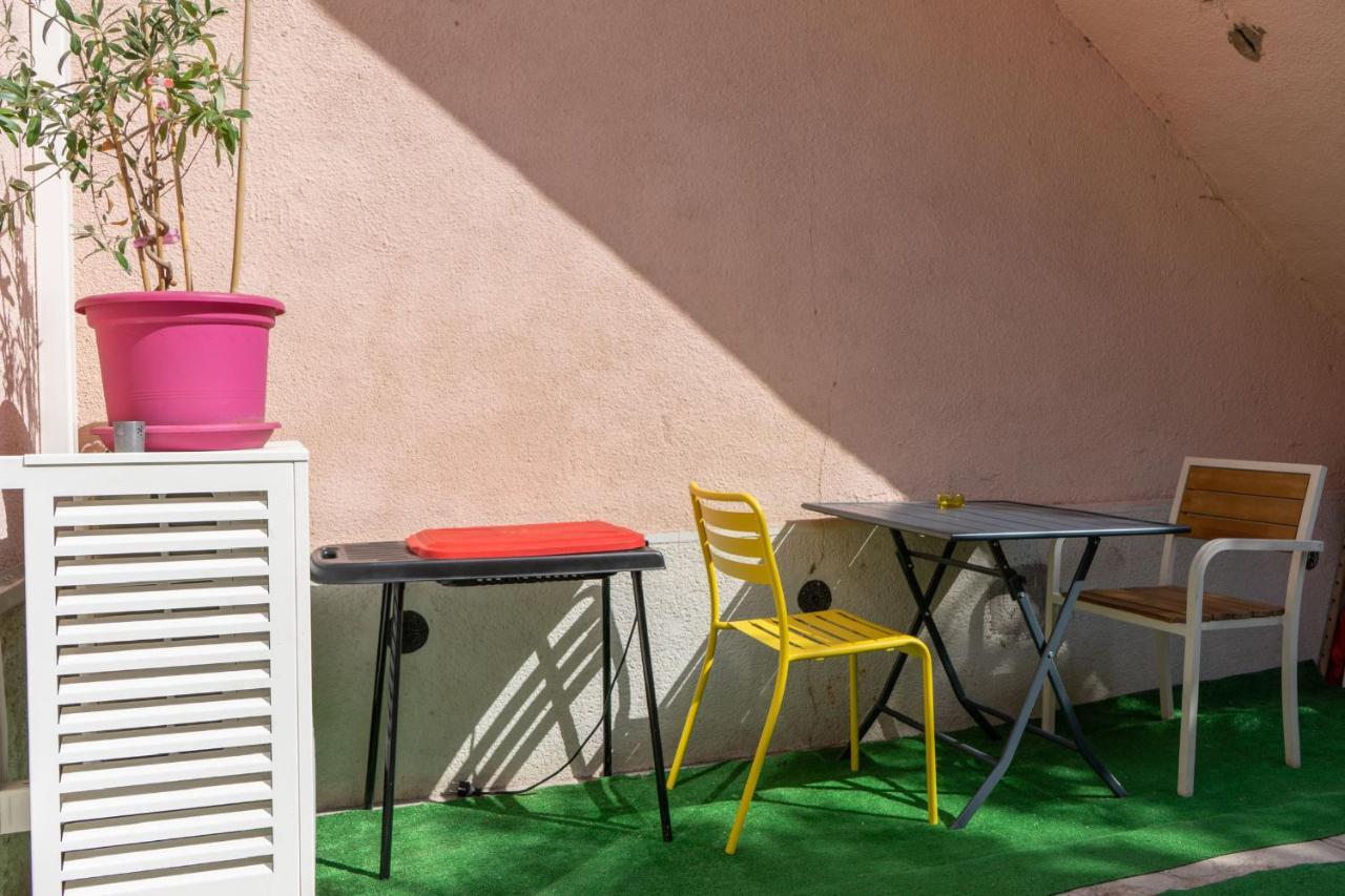 Le Petit Nid Des Chutes Lavies Maison d'hôtes